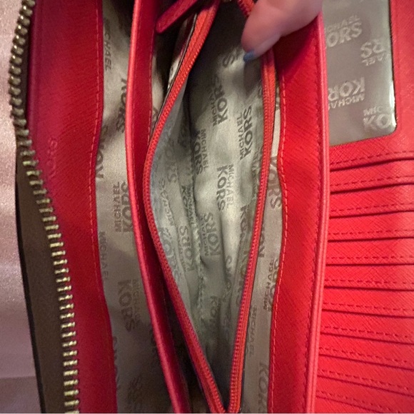 Michael Kors Tan Leather Wristlet/Wallet. - Picture 2 of 12